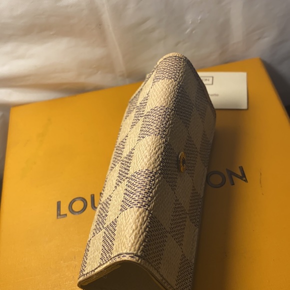 SOLDAuthentic Louis Vuitton Damier Azur Key Case - Picture 9 of 13